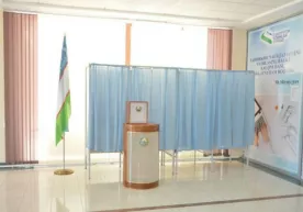Saylovga stollarni bezatish uchun o‘qituvchilar maoshidan ushlab qolish “topshirig‘i” o‘rganildi фото
