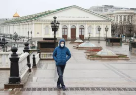 Москва мэри коронавирус белгилари бор шахслар билан яшаётганларнинг кўчага чиқишига рухсат берди фото