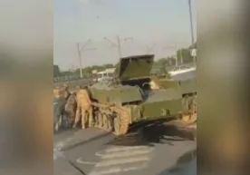 Самарқандда десантчилар жанговар машинаси ЙТҲга учради (видео) фото