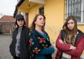 Бойликка ўч она ҳикояси “Фазилат хоним ва қизлари” сериалида фото
