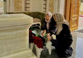 Имон Каримова ва Марям Тиллаева биргаликда Ислом Каримовнинг қабрини зиёрат қилди фото