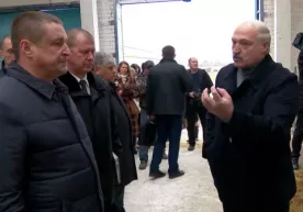 Lukashenko fermani koʻrib bosh vazir oʻrinbosari, vazir va gubernatorni ishdan haydadi (video) фото