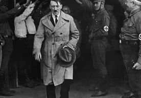 Адолф Ҳитлернинг Аргентинадаги яширин бункеридан фотосуратлар ва тангалар топилди (фото) фото