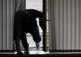 Universitet talabasi birovning xonadoniga o‘g‘irlikka tushdi фото