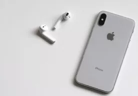 Apple ayfonlardagi “olma” belgisini odatdagi joyidan boshqa yerga ko‘chiradi фото