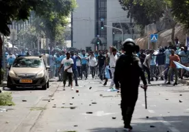 Isroilda eritreyalik muhojirlar politsiya bilan to‘qnashdi, 100 dan ortiq odam jarohatlandi (video) фото