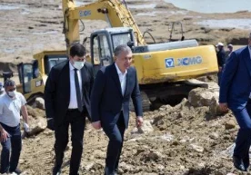 Shavkat Mirziyoyev yana Sardobaga keldi, aholini yashash joylariga qisman qaytarish rejalashtirilmoqda фото
