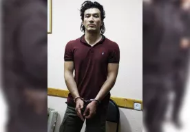 Qidiruvdagi “Macheteli bezori” karavot ostida yashirinib yotgan joyida qoʻlga olindi (video) фото