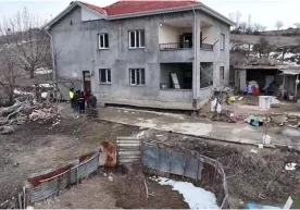 Зилзила уйни кўтариб жойини ўзгартирди фото