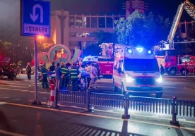 Хитойдаги 14 қаватли бино ёниб кетиши оқибатида 16 киши ҳалок бўлди (видео) фото