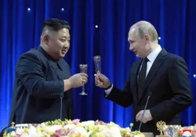 Путин ўлдига чиқарилган дўстини медаль билан сийлади фото