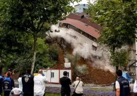 Istanbulda to‘rt qavatli uy qulab tushdi (video) фото