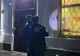 Россияда ўзбекистонлик ҳайдовчи «КамАЗ»да полиция биносига ҳужум қилди фото