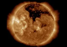 NASA Қуёшдаги ёриқларни кўрсатди (видео) фото