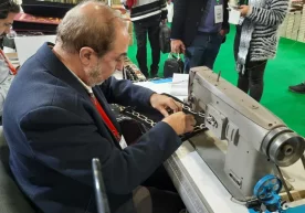 Қоҳира китоб кўргазмасида ғайриоддий Қуръон намойиш этилмоқда фото