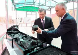 Shavkat Mirziyoyev Sharg‘un koniga bordi: «Bunday sifatli ko‘mir hech qayerda yo‘q» (foto) фото