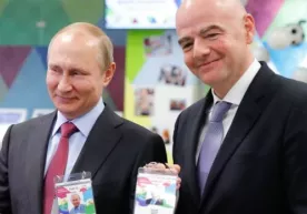 Путин ҳамда Инфантино Сочида ЖЧ-2018 мухлиси паспортига эга бўлди (видео) фото