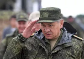 Шойгу махсус операция ҳудудидаги Россия қўшинларини кўздан кечирди (видео) фото