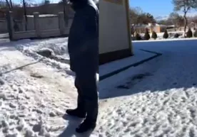 Angren shahar prokurori maktab o‘qituvchilarini qor kurashga chaqirdi фото
