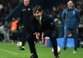Simone Inzaghi, Milan'a karşı ağır yenilgi sonrası taraftarlardan özür diledi фото