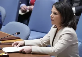 Бербок Украина бўйича тинчлик музокараларининг контурларини белгилаб берди фото