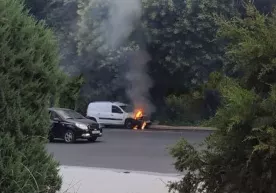 Тошкентда Lada Largus ёниб кетди фото