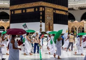 Saudiya Arabistoni koronavirusga qarshi emlangan ziyoratchilarga haj uchun ruxsat beradi фото