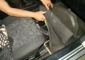 Tojikiston fuqarosi 0,7 gramm marixuana tufayli Mercedes’dan ayrildi (foto) фото