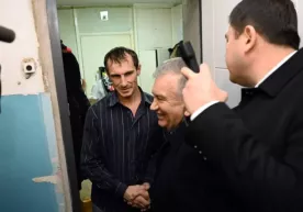 Президент Чилонзорда аҳоли хонадонларида бўлиб, иссиқлик таъминоти билан қизиқди фото