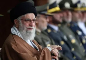 Eron oliy rahnamosi AQSH bilan ziddiyatga bormaslikka chaqirdi фото