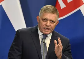 Премьер-министр Словакии назвал президента Украины "попрошайкой" фото