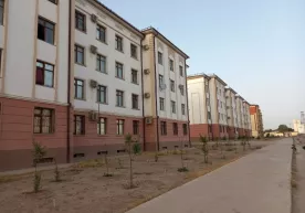 Ота фарзандларига алимент ўрнига уй берди фото