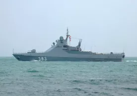 Ukraina dronlari Rossiyaning “Sergey Kotov” patrul kemasiga zarba berdi фото