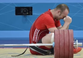 Ruslan Nuriddinov og‘ir atletika bo‘yicha JChni sensatsion tarzda yakunladi фото