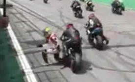 Motopoygachi mo‘jiza tufayli naq ikki o‘limdan qoldi (video) фото