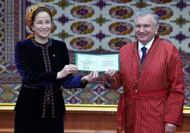 Mirziyoyevga Turkmaniston davlat universitetining faxriy professori unvoni berildi фото