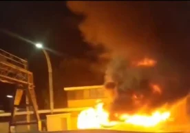 Австралияда келин-куёв ва уларнинг меҳмонларини олиб кетаётган тўй автобуси ёниб кетди (видео) фото