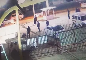 Ургутда турмушга чиқмаган қиз ҳақида гап тарқатган йигитни ўласи қилиб калтаклашди фото