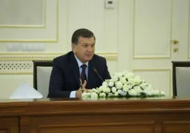 Президент: «Ўқитувчиларни норози қилманглар. Улар бизга керак» фото