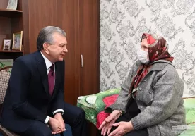 Шавкат Мирзиёев уруш ва меҳнат фахрийларини бориб кўрди (фото, видео) фото