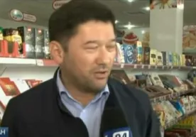 O‘zbekistonliklar Qozog‘istonning arzon mahsulotlari uchun chegarada navbatda turishibdi (video) фото