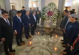 O‘zbekiston delegatsiyasi Eronga tashrifi chog‘ida Abu Ali ibn Sino qabrini ziyorat qildi фото