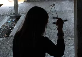 Angrenda 19 yosh qiz o‘z joniga qasd qildi фото