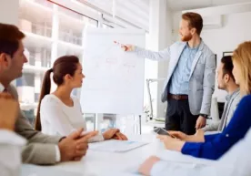 Liderlerin günü nasıl başlattığı hakkında фото