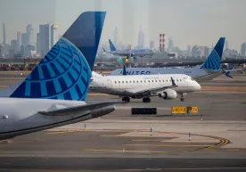 United Airlines планирует установить интернет Starlink на всех своих самолётах фото