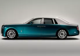 Rolls-Royce компанияси қушларнинг пати билан безатилган «камалак» Phantom’ини намойиш этди (фото) фото