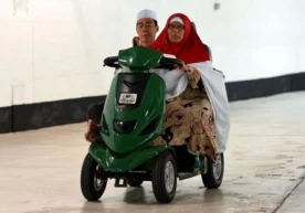 Endilikda keksalar haj amallarini elektron aravada amalga oshirishlari mumkin фото