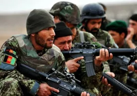 Tojikistonga 300dan ortiq afg‘on harbiylari qochib o‘tgani ma’lum qilindi фото