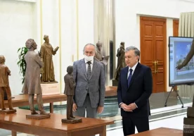 Toshkentda Botir Zokirovning, Urganchda esa Muhammad al-Xorazmiyning yangi haykali o‘rnatiladi фото