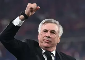 Ancelotti geleceği hakkında gülümsedi фото